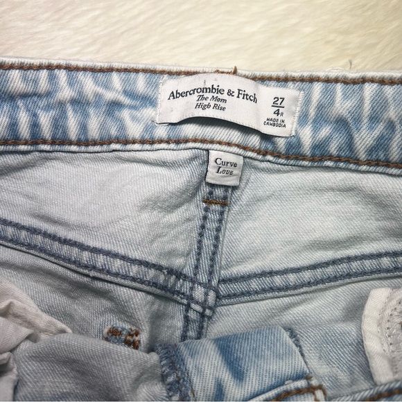 Abercrombie and Fitch light wash the mom hi rise jeans - Picture 3 of 5